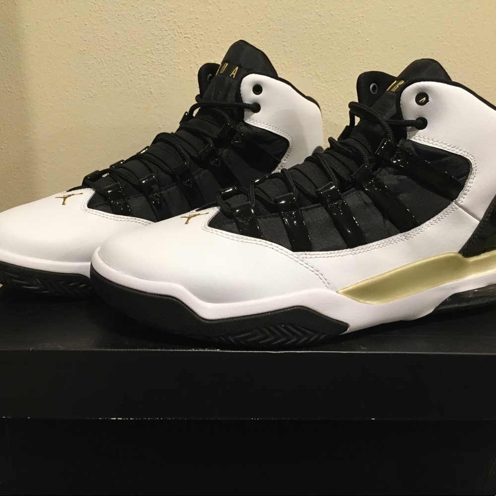 Nike Air Jordan Max Aura